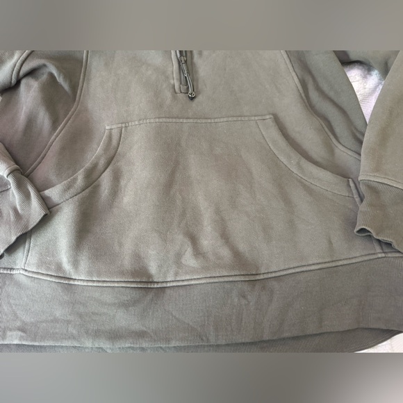 Lululemon scuba sweater size M/L  excellent condition - Picture 5 of 10